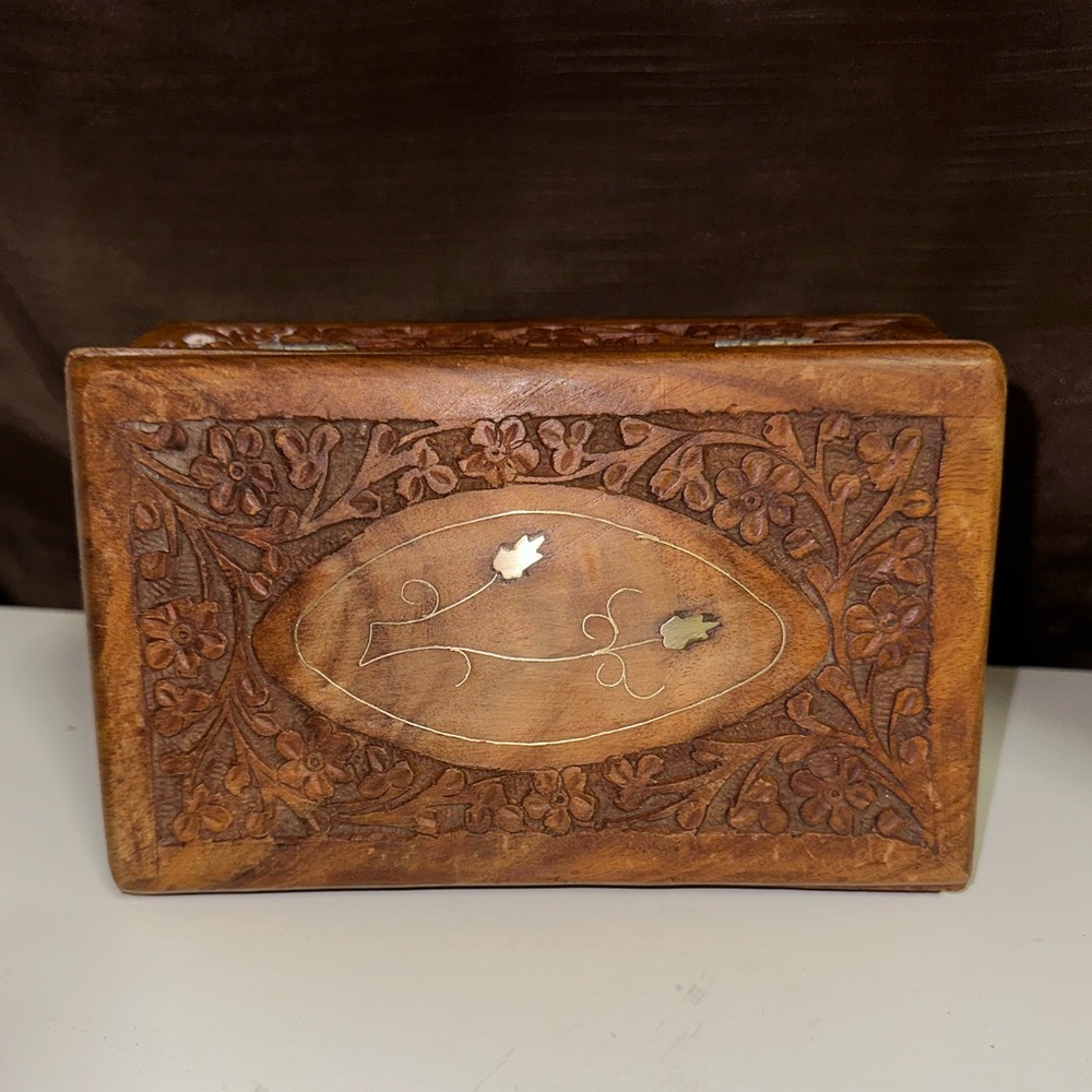 Vintage Hand Carved Floral/Brass Wooden Jewelry/Trinket Box /Made in INDIA 🇮🇳